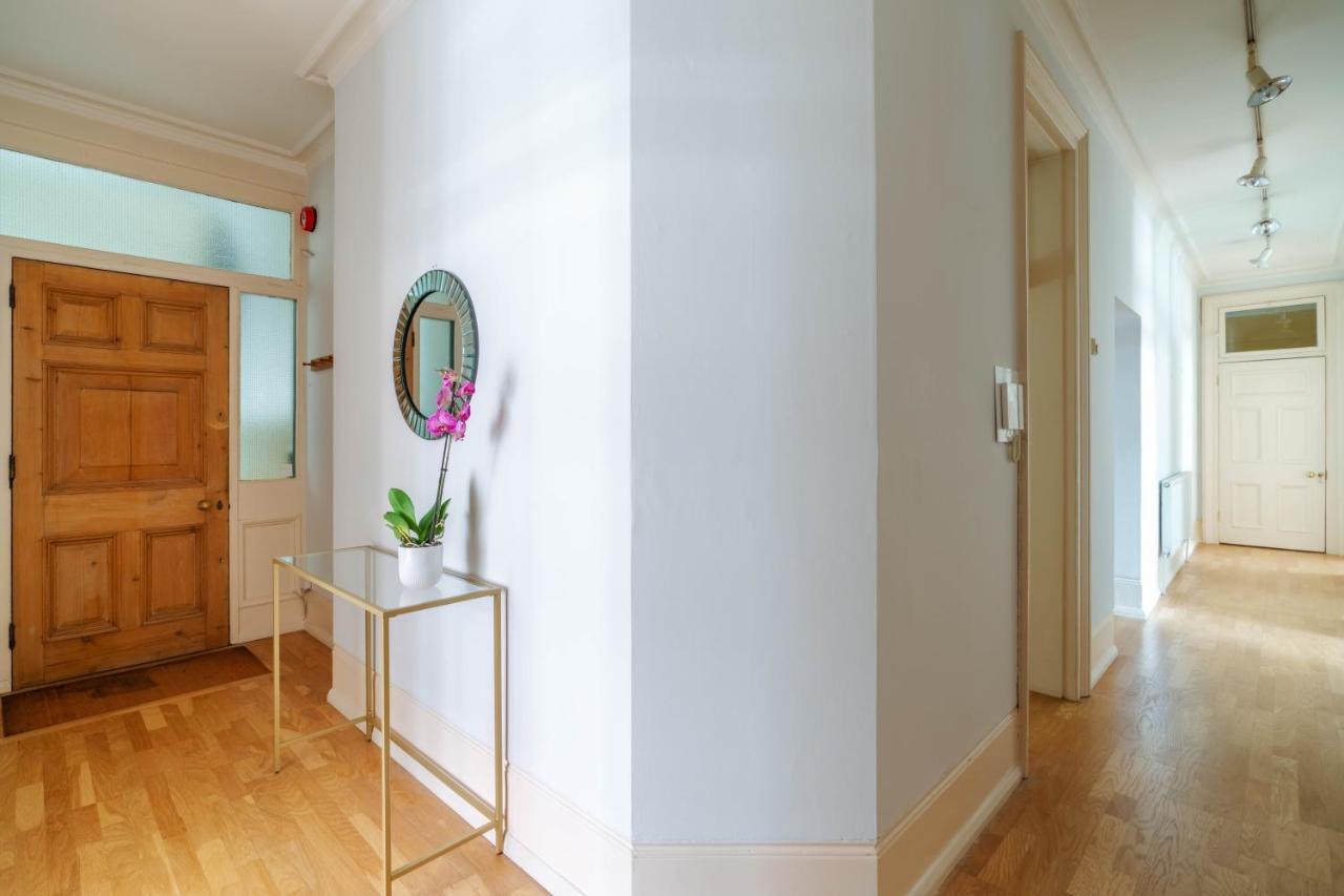 Апартаменты Bright Space In The Heart Of Лондон Экстерьер фото